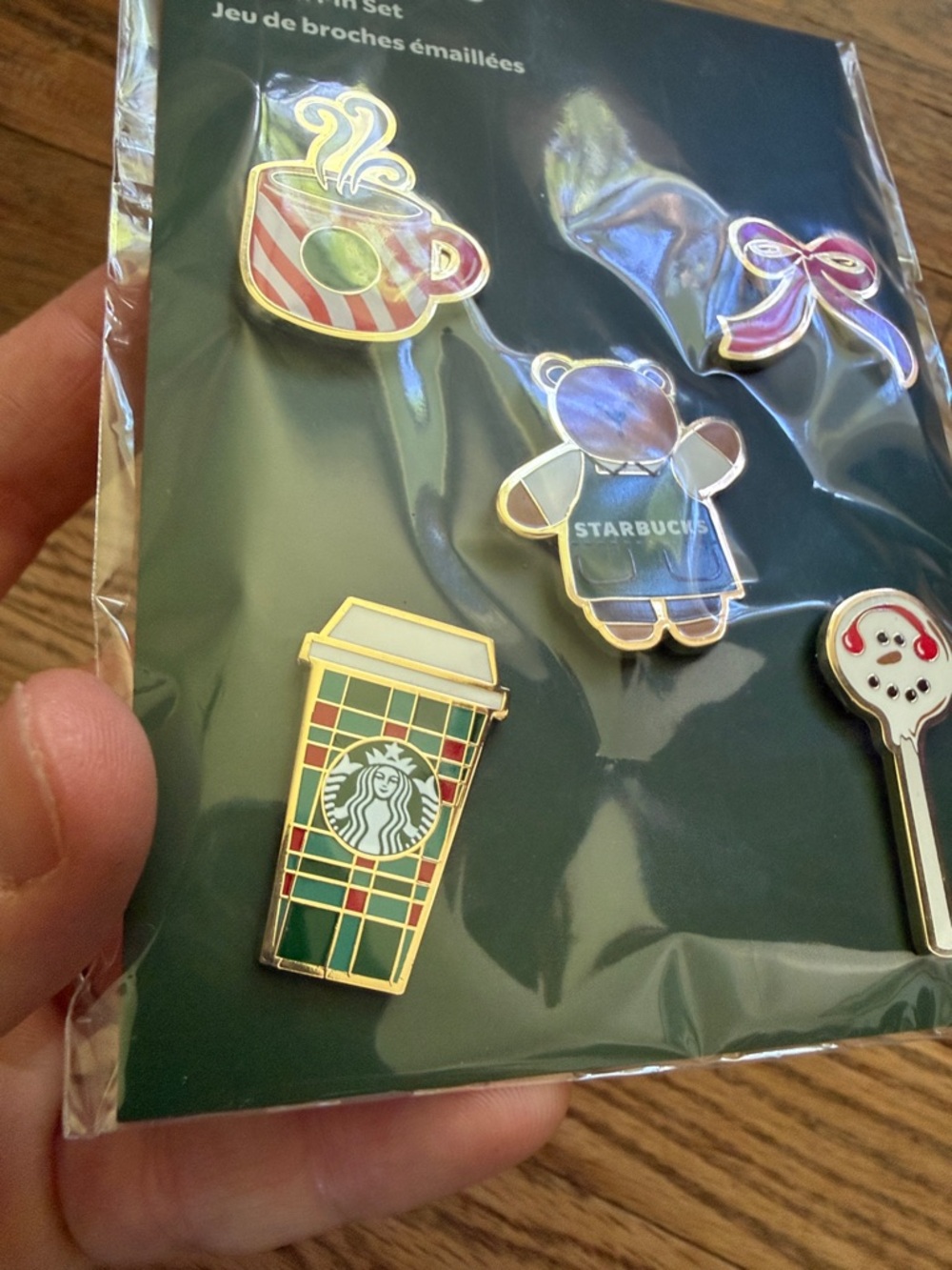 Starbucks Green, Red and White Holiday Enamel Pin Set New With Tags - Picture 8 of 8